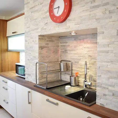 5 Bedroom House In Drumcondra Sleeps 10 Апартаменты Дублин
